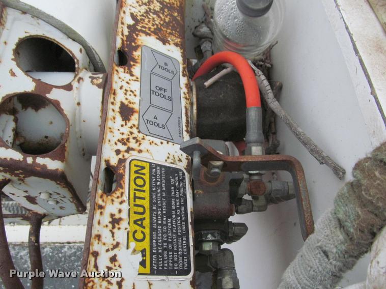 image for item K3982 1997 Ford F800 bucket truck