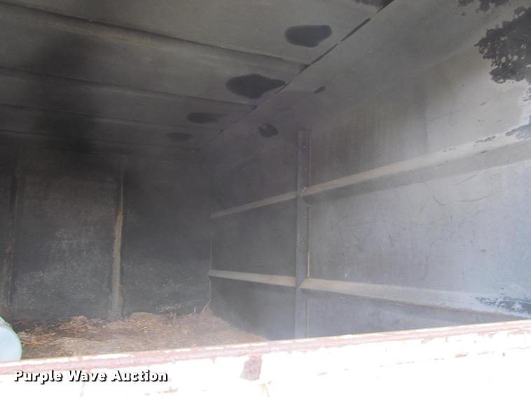 image for item K3982 1997 Ford F800 bucket truck