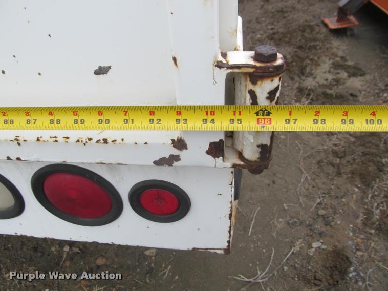 image for item K3982 1997 Ford F800 bucket truck