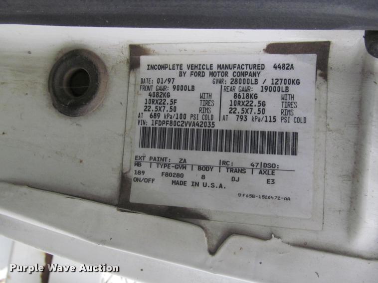 image for item K3982 1997 Ford F800 bucket truck