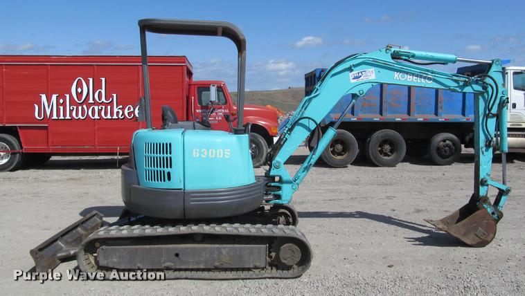 image for item K3986 Kobelco SK35 mini excavator