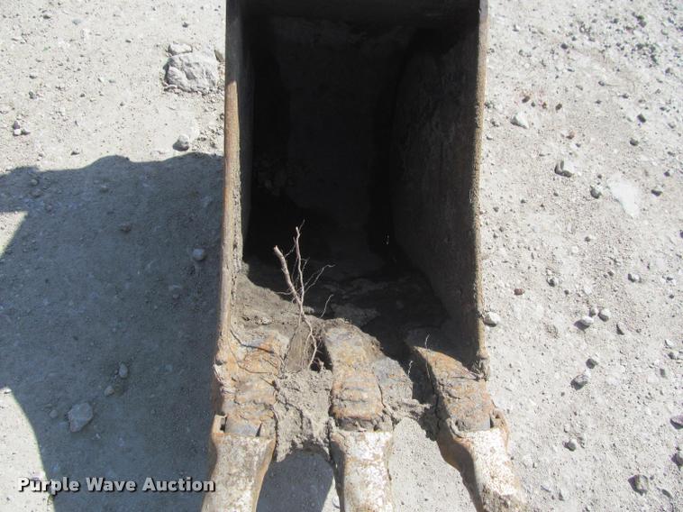 image for item K3986 Kobelco SK35 mini excavator