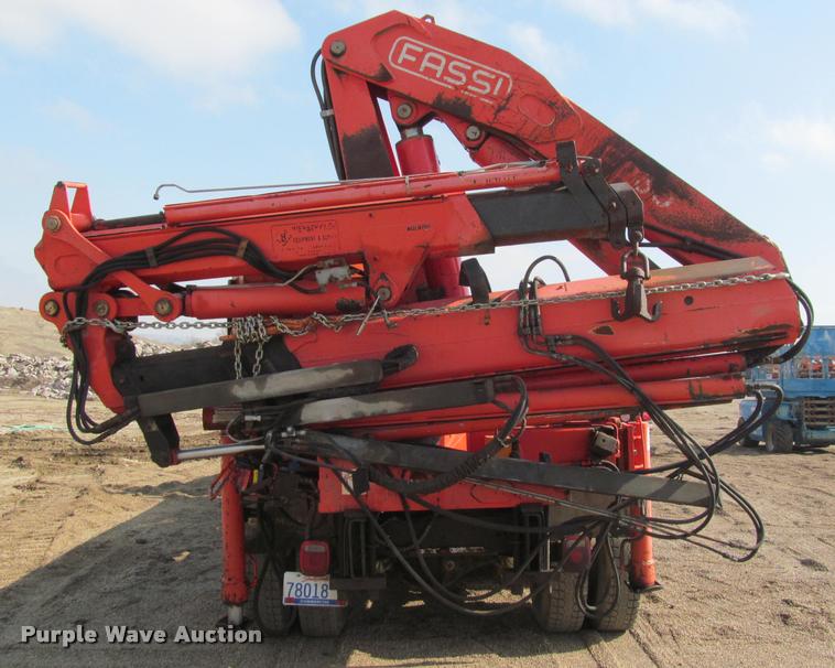 image for item K3988 1995 GMC TopKick TC7H064 flatbed truck with crane