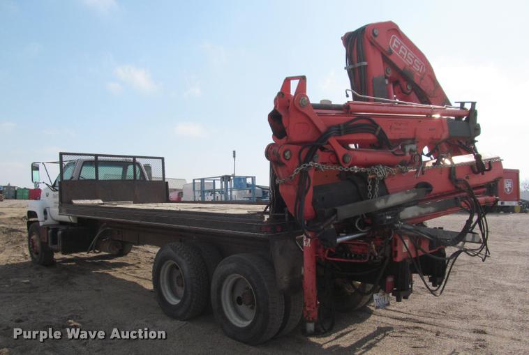 image for item K3988 1995 GMC TopKick TC7H064 flatbed truck with crane