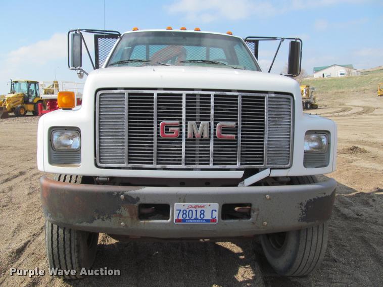 image for item K3988 1995 GMC TopKick TC7H064 flatbed truck with crane