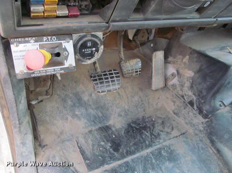 image for item K3988 1995 GMC TopKick TC7H064 flatbed truck with crane