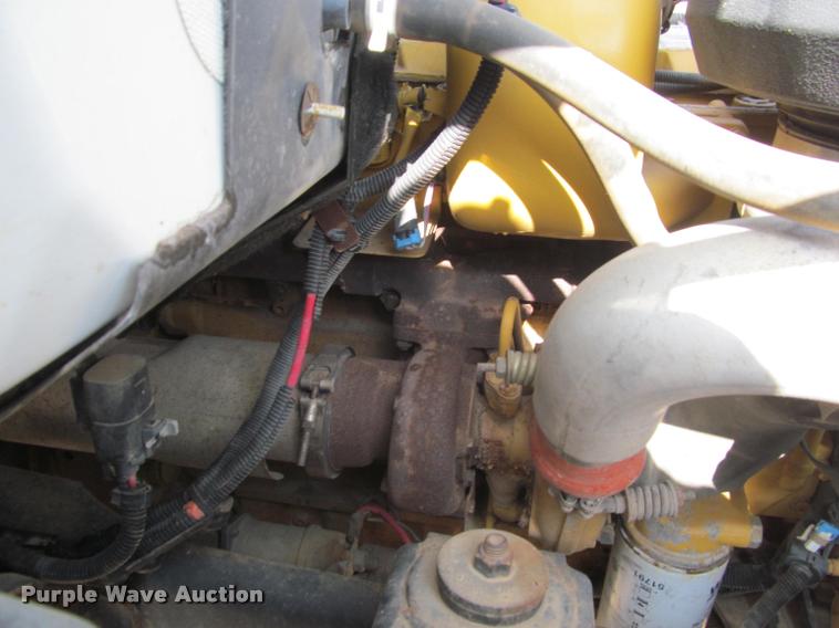 image for item K3988 1995 GMC TopKick TC7H064 flatbed truck with crane