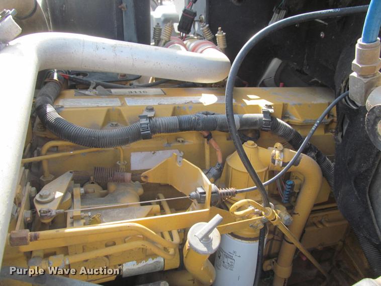 image for item K3988 1995 GMC TopKick TC7H064 flatbed truck with crane