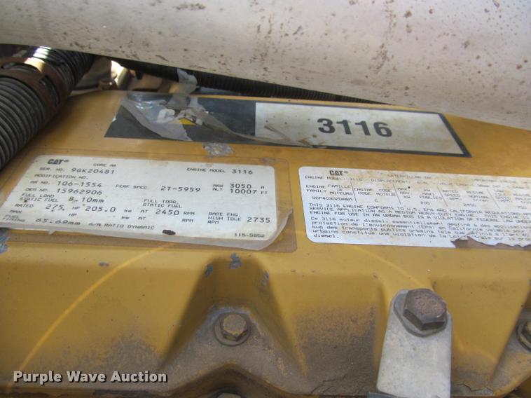 image for item K3988 1995 GMC TopKick TC7H064 flatbed truck with crane