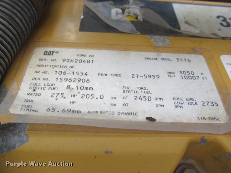 image for item K3988 1995 GMC TopKick TC7H064 flatbed truck with crane