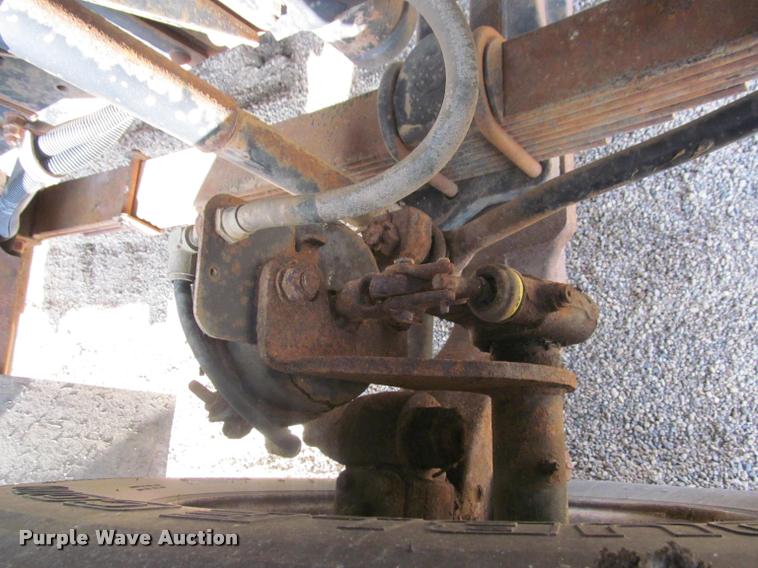 image for item K3988 1995 GMC TopKick TC7H064 flatbed truck with crane