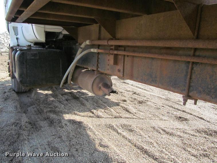 image for item K3988 1995 GMC TopKick TC7H064 flatbed truck with crane