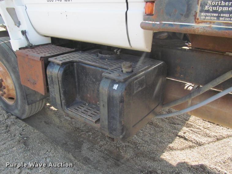 image for item K3988 1995 GMC TopKick TC7H064 flatbed truck with crane