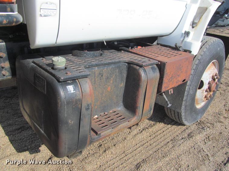 image for item K3988 1995 GMC TopKick TC7H064 flatbed truck with crane