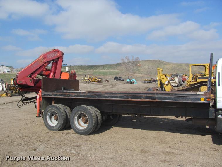 image for item K3988 1995 GMC TopKick TC7H064 flatbed truck with crane