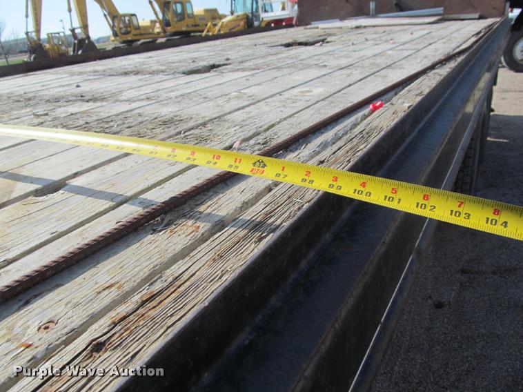 image for item K3988 1995 GMC TopKick TC7H064 flatbed truck with crane