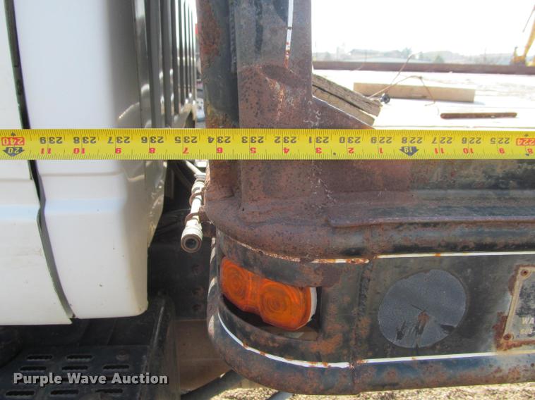 image for item K3988 1995 GMC TopKick TC7H064 flatbed truck with crane