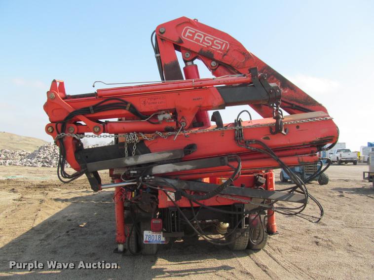 image for item K3988 1995 GMC TopKick TC7H064 flatbed truck with crane