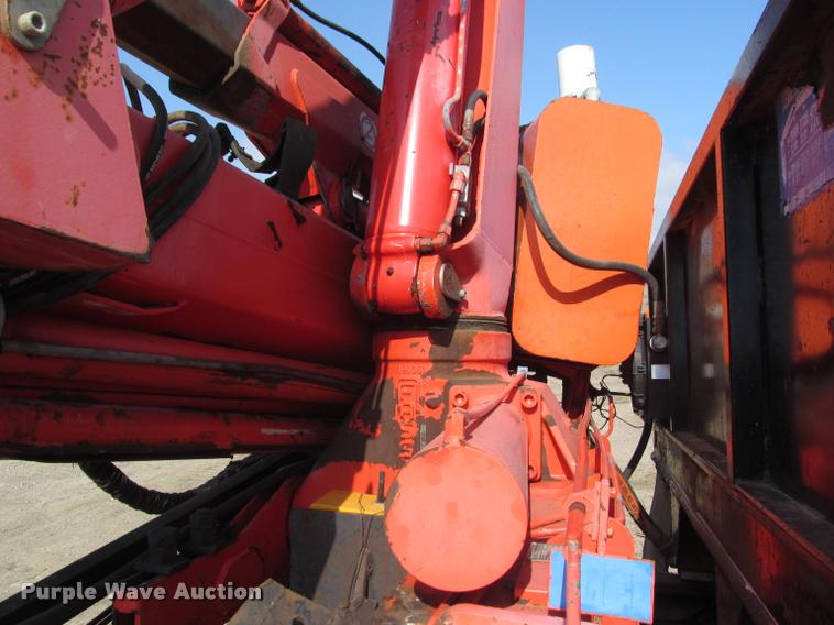 image for item K3988 1995 GMC TopKick TC7H064 flatbed truck with crane