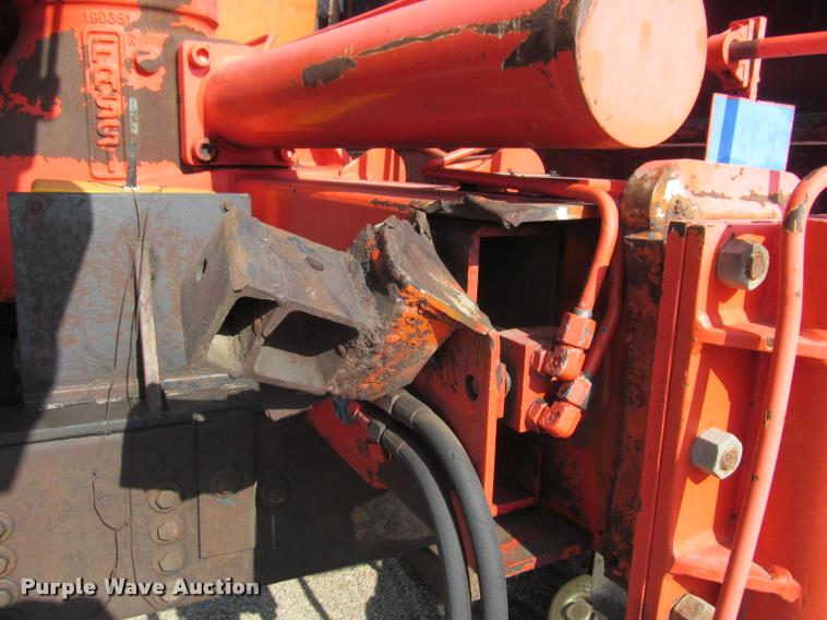 image for item K3988 1995 GMC TopKick TC7H064 flatbed truck with crane