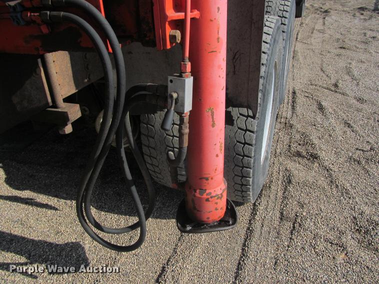 image for item K3988 1995 GMC TopKick TC7H064 flatbed truck with crane