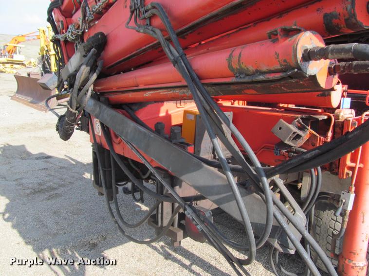 image for item K3988 1995 GMC TopKick TC7H064 flatbed truck with crane