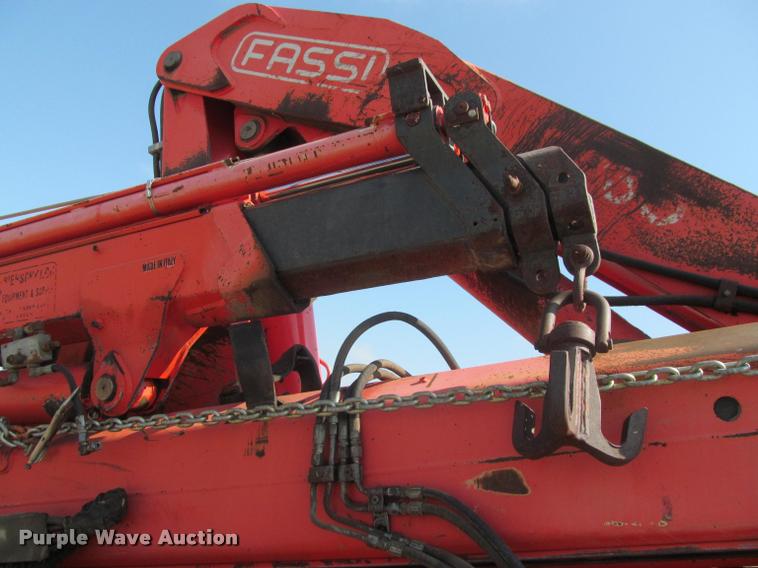 image for item K3988 1995 GMC TopKick TC7H064 flatbed truck with crane