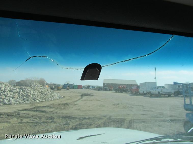 image for item K3988 1995 GMC TopKick TC7H064 flatbed truck with crane