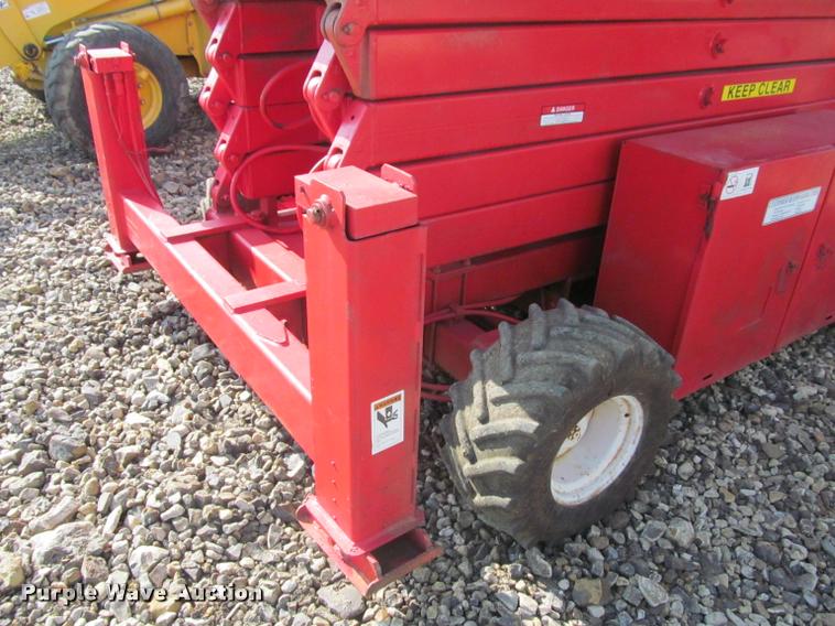 image for item K3989 1997 Snorkel SLH4084HD scissor lift