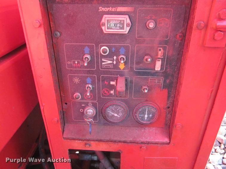 image for item K3989 1997 Snorkel SLH4084HD scissor lift