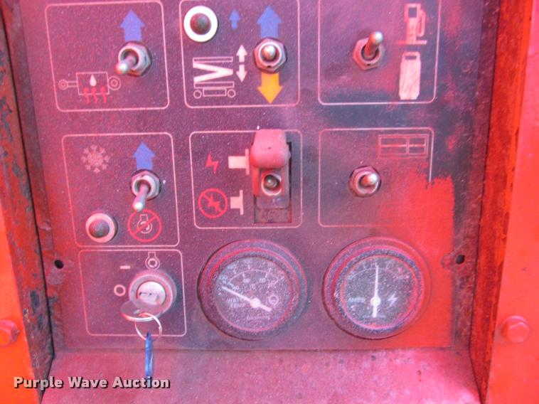 image for item K3989 1997 Snorkel SLH4084HD scissor lift