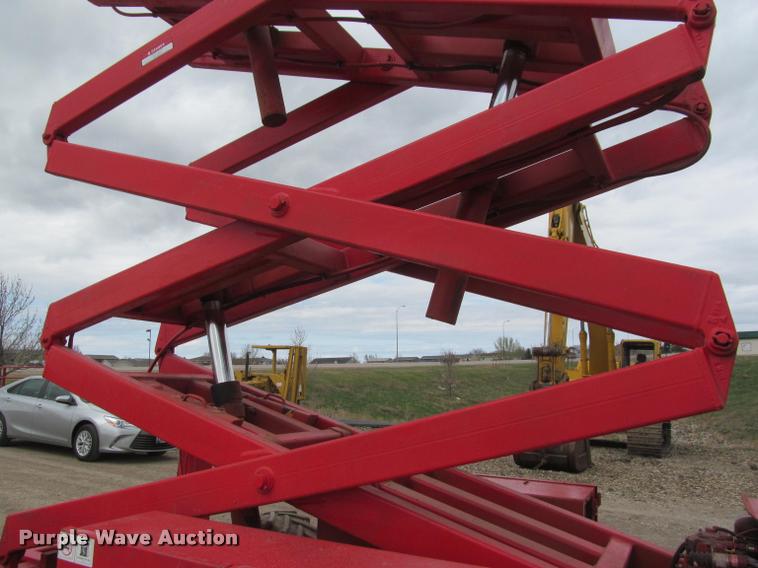 image for item K3989 1997 Snorkel SLH4084HD scissor lift