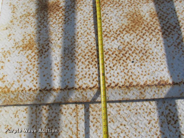 image for item K3989 1997 Snorkel SLH4084HD scissor lift