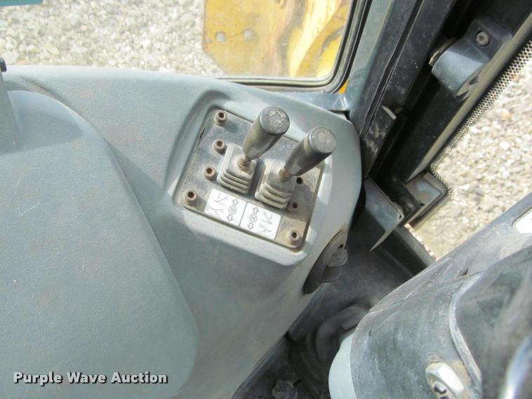 image for item K3990 2007 Komatsu WB146-5 backhoe