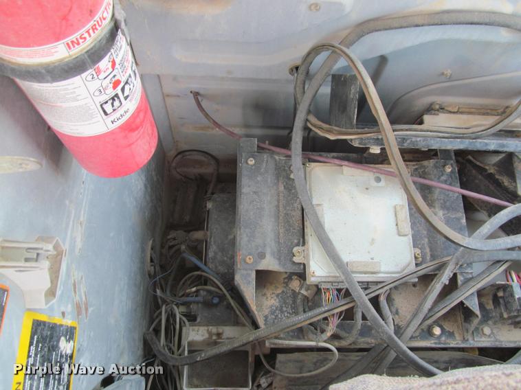 image for item K3991 1998 John Deere 330LC excavator