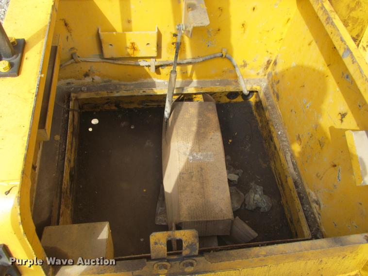 image for item K3991 1998 John Deere 330LC excavator