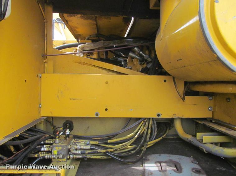 image for item K3991 1998 John Deere 330LC excavator