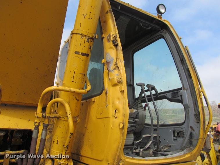 image for item K3991 1998 John Deere 330LC excavator
