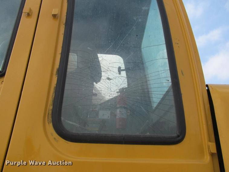 image for item K3991 1998 John Deere 330LC excavator