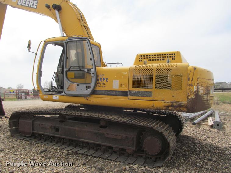 image for item K3992 1999 John Deere 330LC excavator