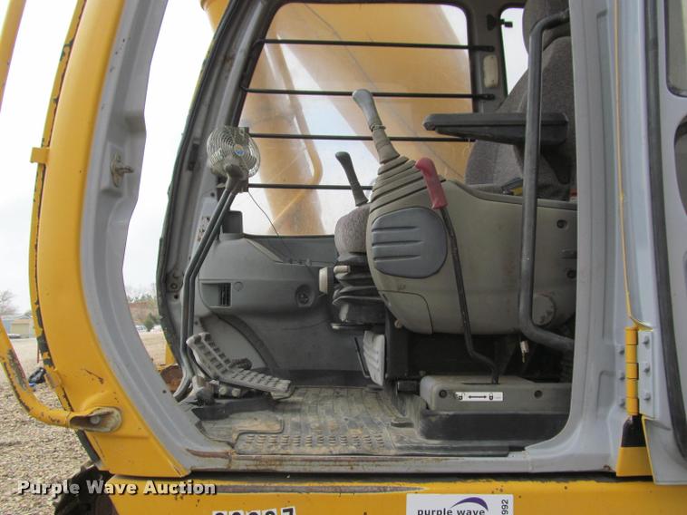 image for item K3992 1999 John Deere 330LC excavator