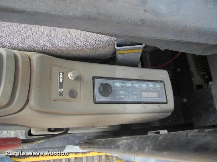 image for item K3992 1999 John Deere 330LC excavator