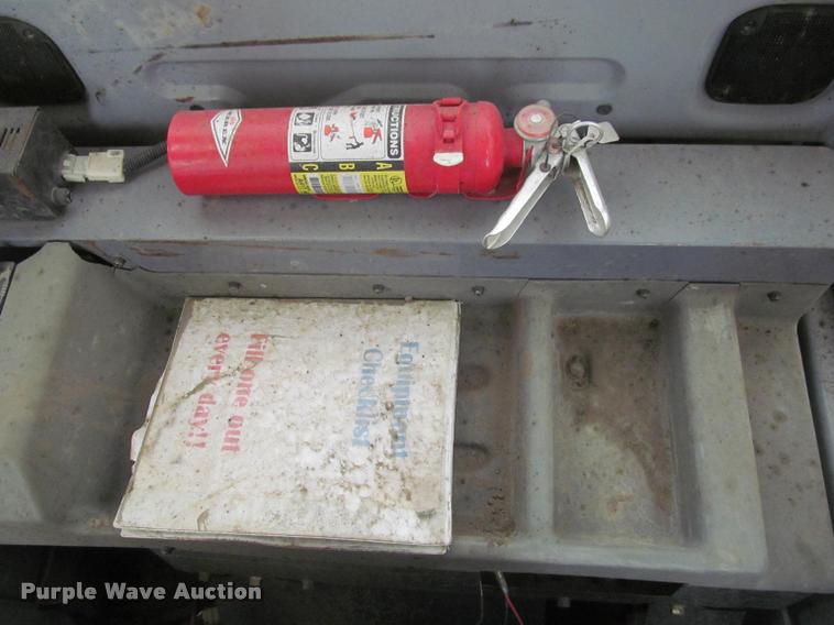 image for item K3992 1999 John Deere 330LC excavator