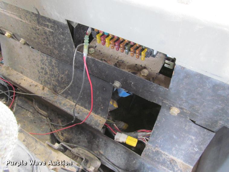 image for item K3992 1999 John Deere 330LC excavator