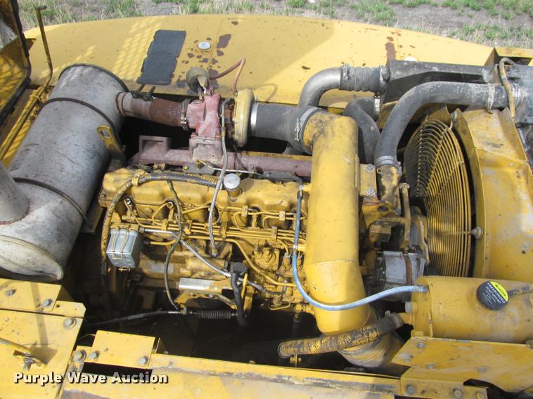 image for item K3992 1999 John Deere 330LC excavator