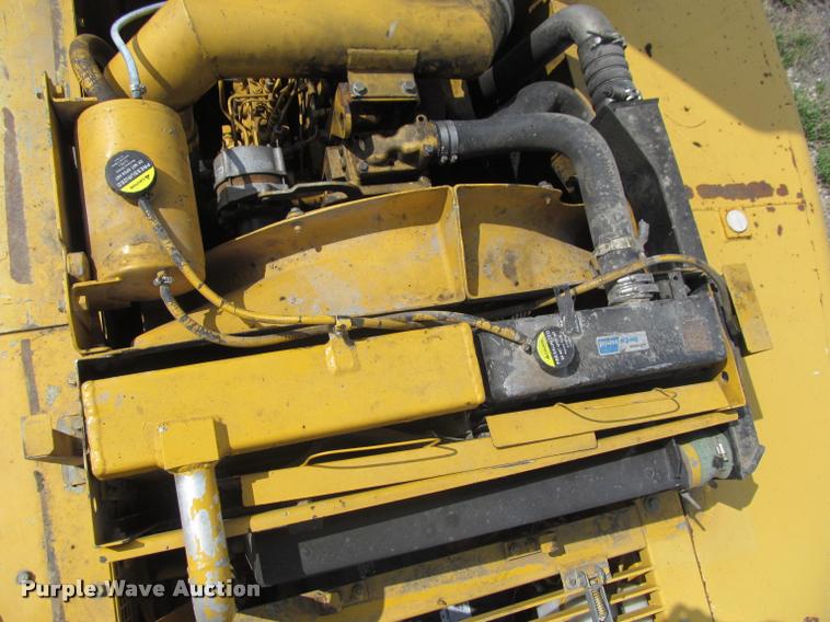 image for item K3992 1999 John Deere 330LC excavator