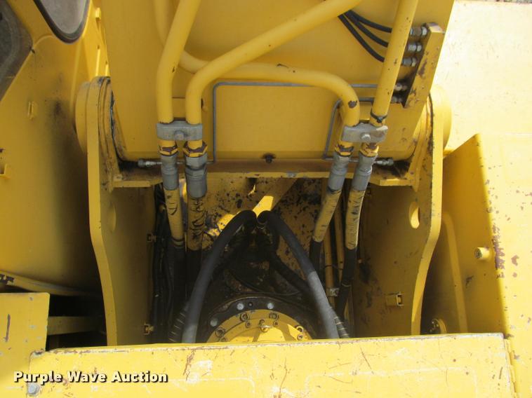 image for item K3992 1999 John Deere 330LC excavator