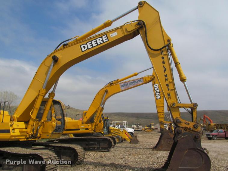 image for item K3992 1999 John Deere 330LC excavator