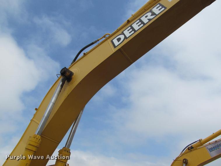 image for item K3992 1999 John Deere 330LC excavator