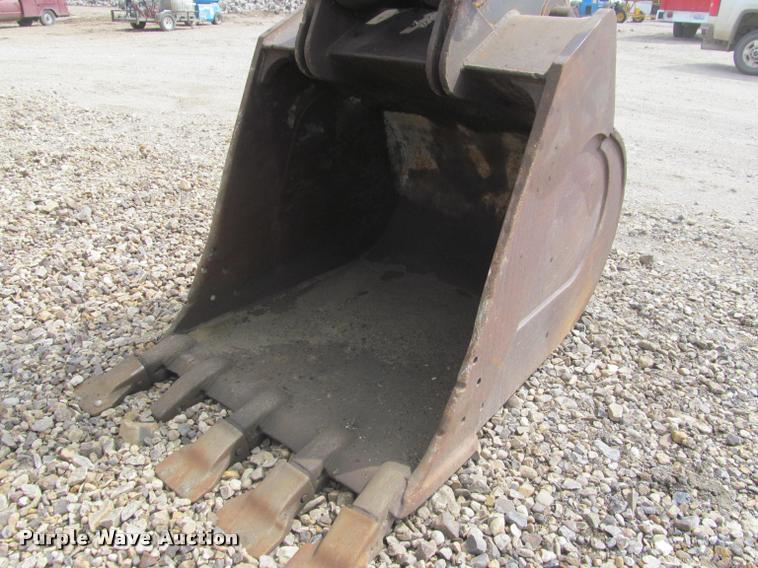 image for item K3992 1999 John Deere 330LC excavator